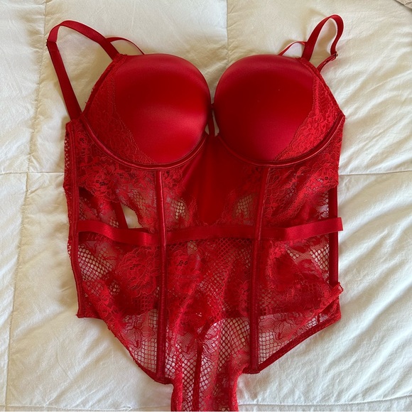 NWT NEVER WORN Red Lingerie - Picture 2 of 5